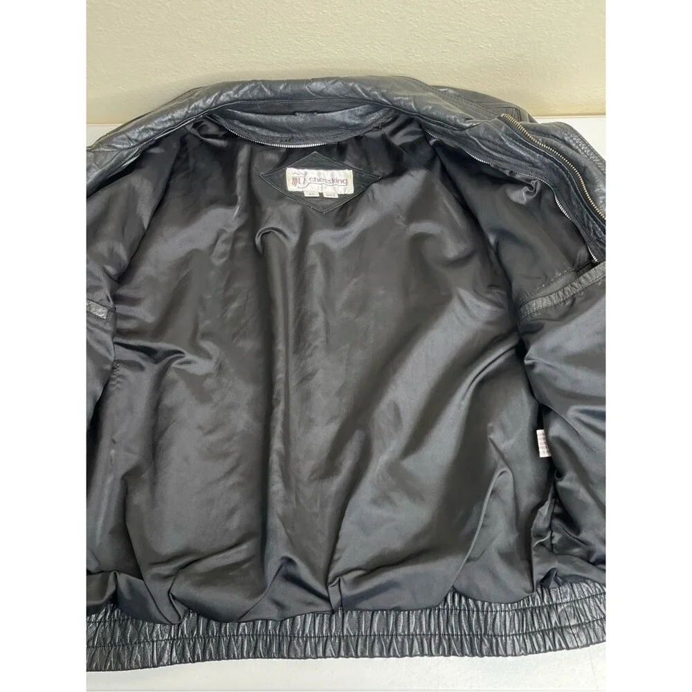 Vintage 80s Chess King Black Leather Biker Jacket Cafe Racer Moto Bomber 40 READ